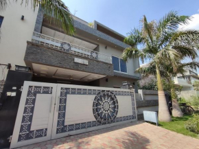 Luxury 6BEDROOMS Villa in Islamabad Margala Hills view
